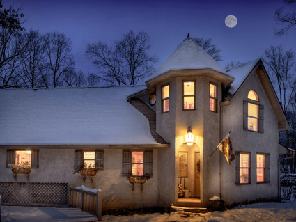 The stunning Lake House in fall