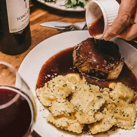 image of a beautifully dressed salad