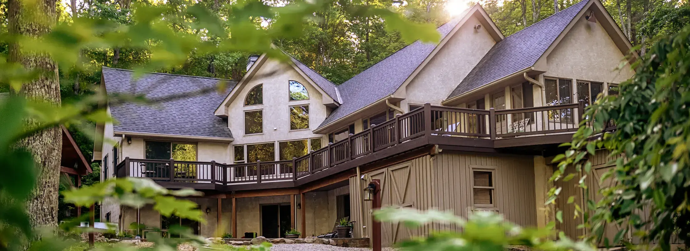 The Lake House - Four Bedrooms  |  Perfect for large families and groups